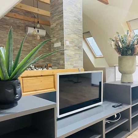 아파트 Klebi's Apartmanhaz 20 *