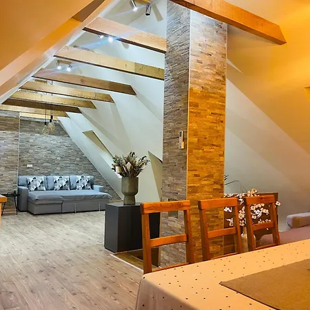 Klebi's Apartmanhaz 20 Balatonfoldvar