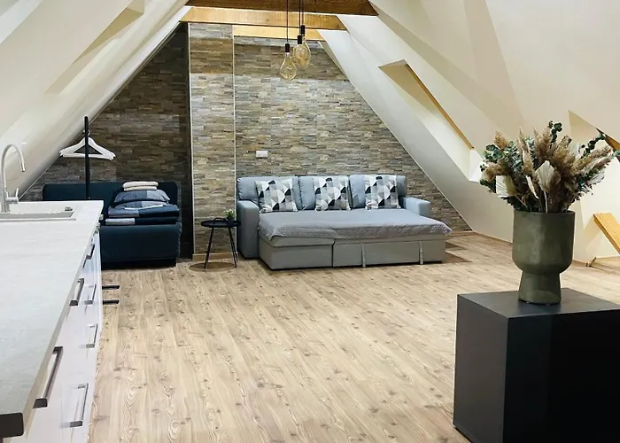 Klebi's Apartmanhaz 20 아파트 Balatonföldvár